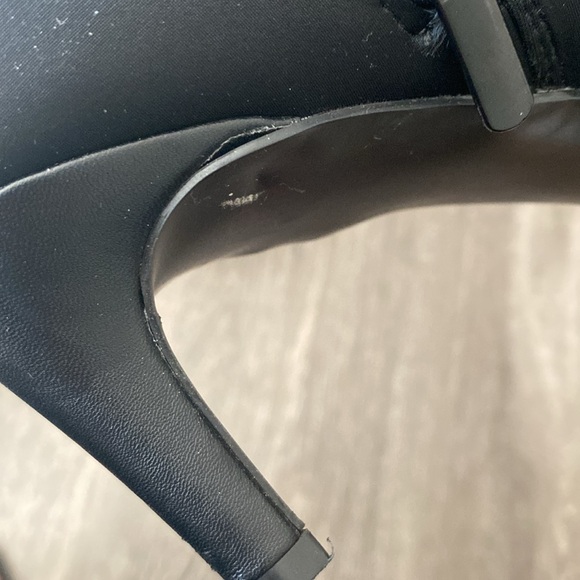 Black heeled ankle booties - Picture 16 of 17